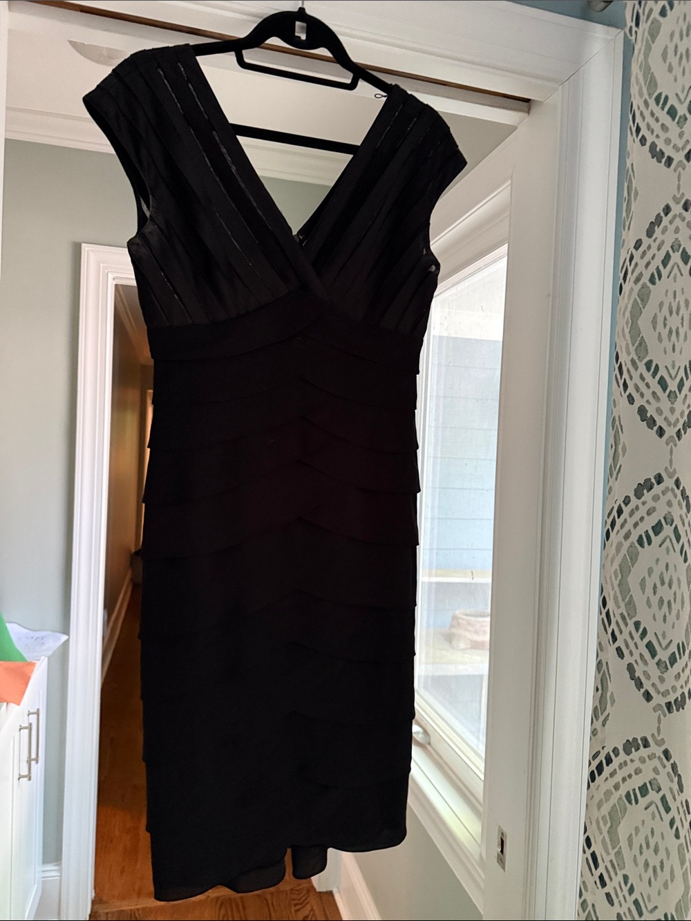 Adrianna Papell Black V-Neck Tiered Midi Dress